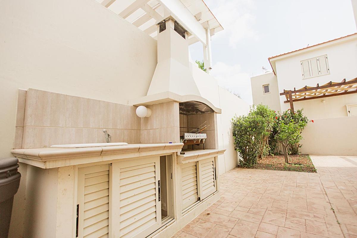 Atlantica 4 Bedroom Villa Near The Beach Protaras Buitenkant foto